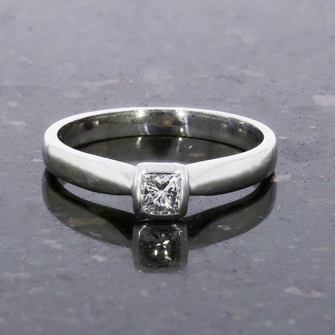 Pre Owned Ladies 18ct White Gold Diamond Solitaire Ring