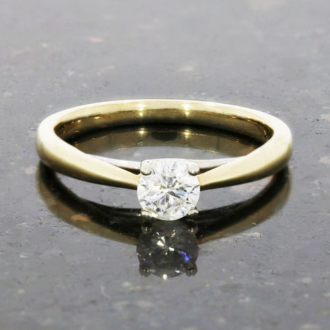 Pre Owned Ladies 9ct Yellow Gold Diamond Solitaire Ring