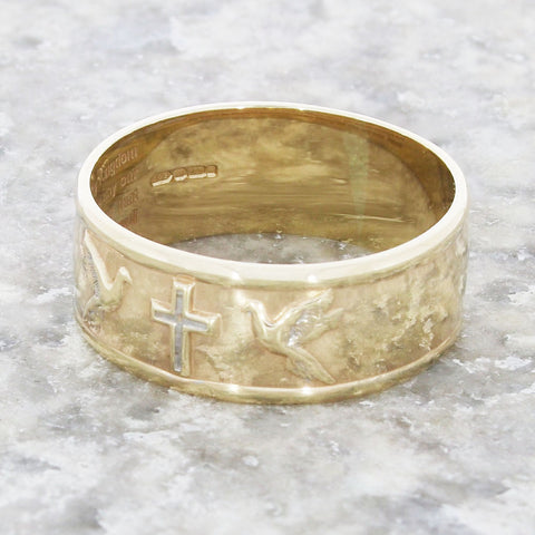 Pre Owned 9ct Yellow Gold 8mm Wedding Ring Lords Prayer Engraving | H&H