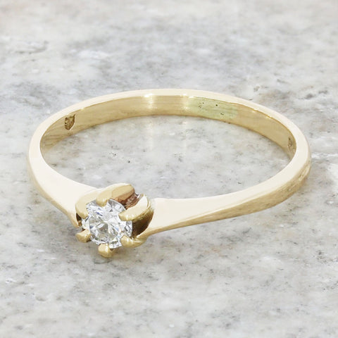 Pre Owned 9ct Yellow Gold 0.10cts Diamond Solitaire Ring