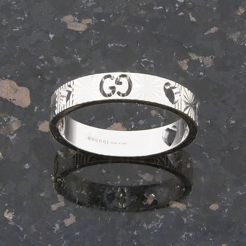 Pre Owned 18ct White Gold Gucci Icon Heart Band Ring